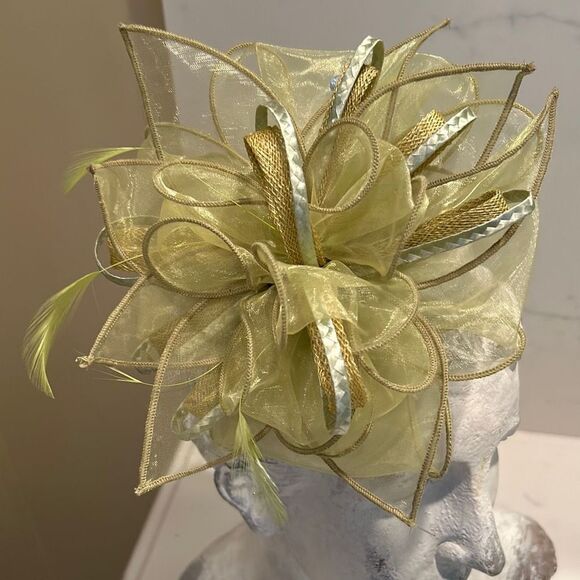 Lime Green Fascinator Hat - Picture 2 of 4